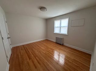 67-40 223rd Pl #2C, Oakland Gardens, NY 11364