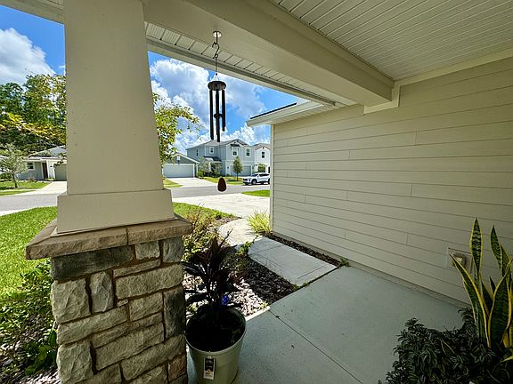 5th image of 258 Meadow Creek Dr
