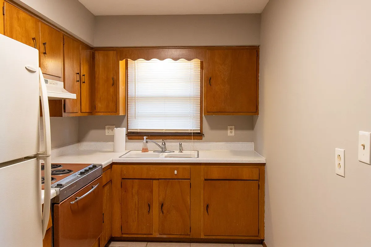 Building Photo - 2800 Fair Haven Dr