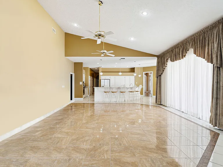 111 Florida Ave — Photo 47