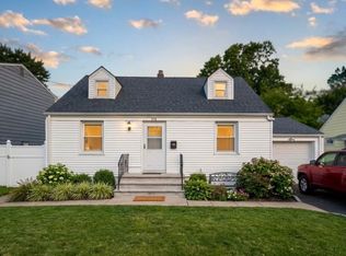 576 Uncas Ave, Roselle, NJ 07203