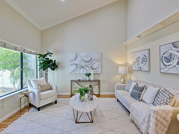 5th image of 22656 Silver Oak Ln