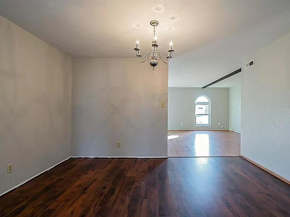 1st image of 3558 Cromart Ct S