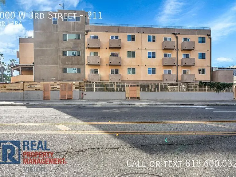 2000 W 3rd St — Photo 3
