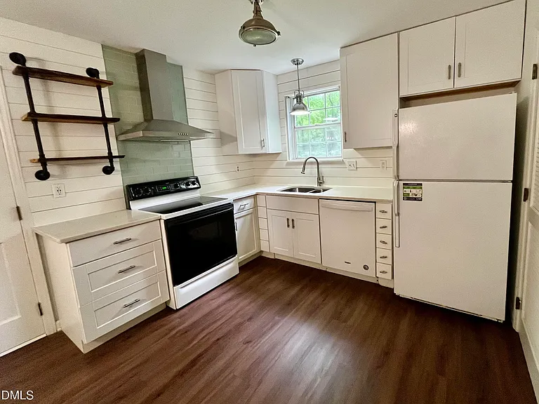 222 Waldo St — Photo 8