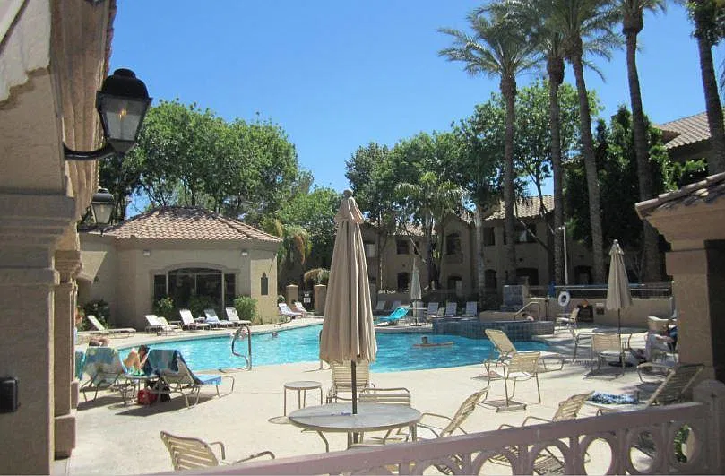 2 bed, 1147 sqft, $2,050 — Photo 3