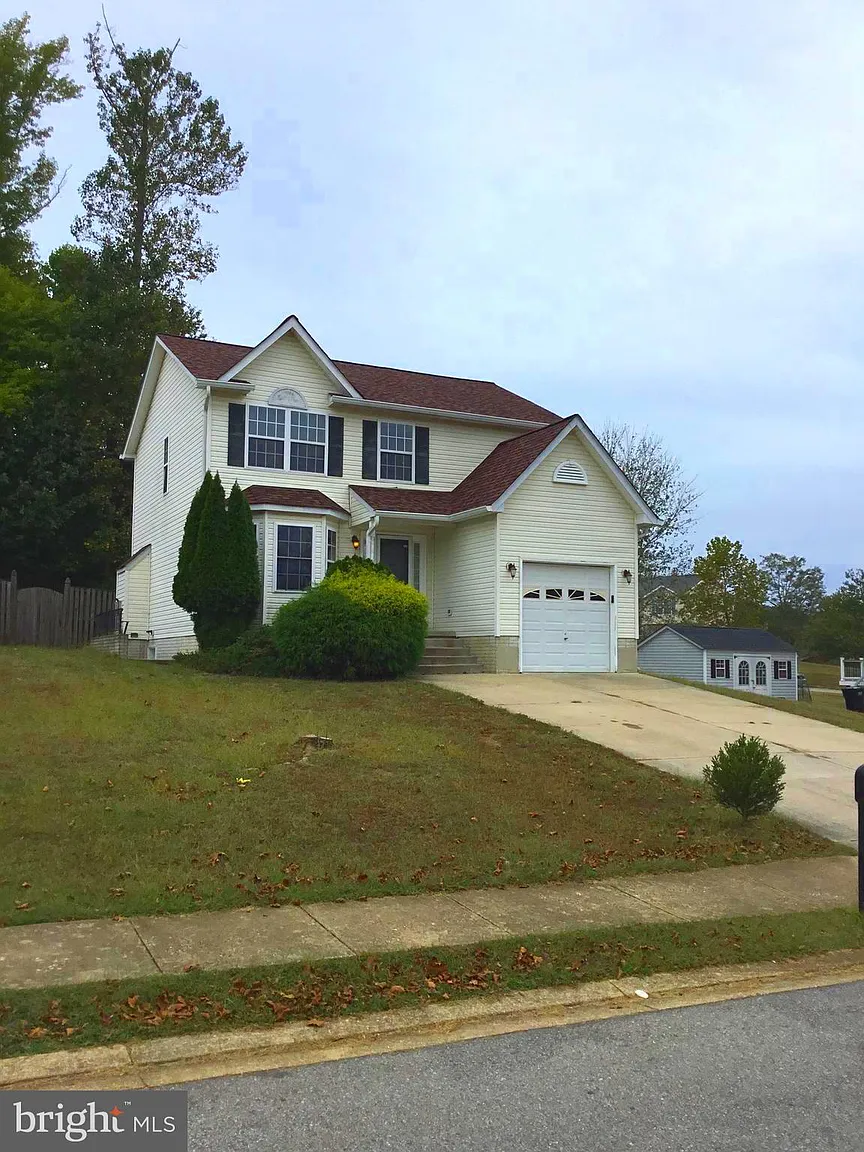 7025 Heather Dr photo 1