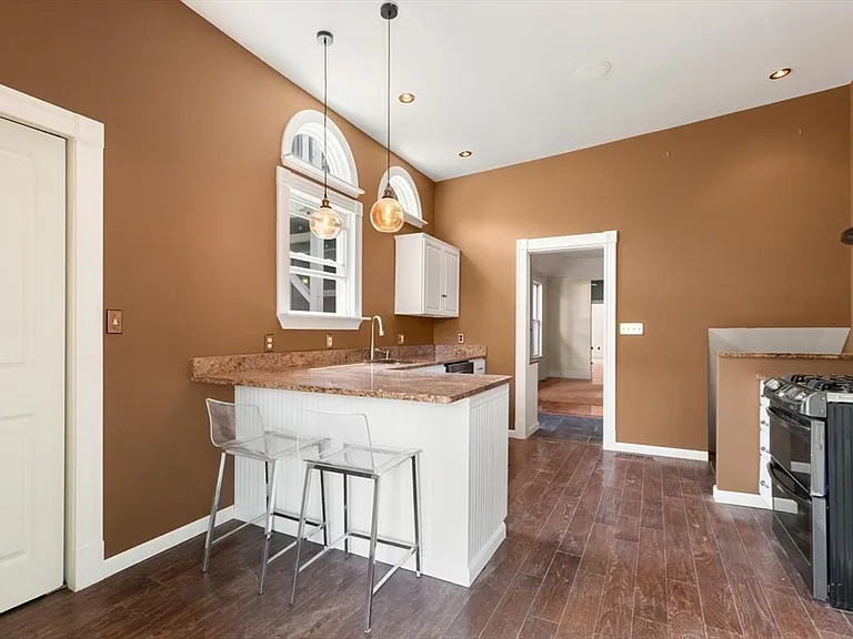 58 G St — Photo 7