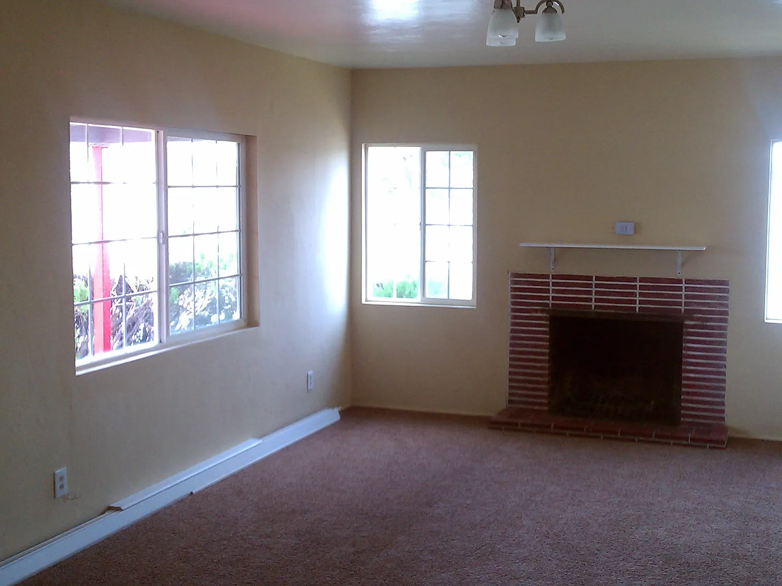 3 bed, 1100 sqft, $1,695 — Photo 3