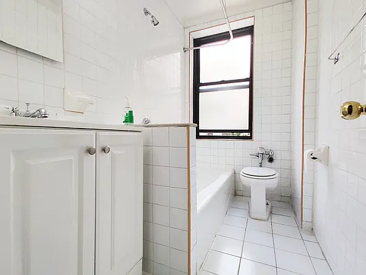 Rented by Sovereign Associates | media 2