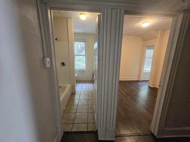 407 N Webster Ave — Photo 39
