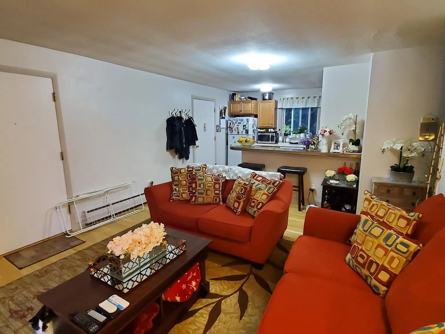 2 bed, 780 sqft, $2,400 — Photo 2