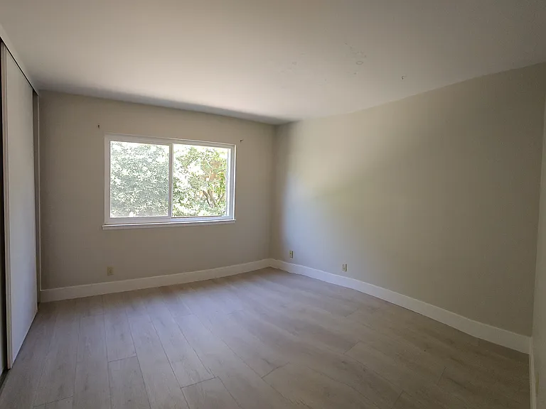 4321 Pioneer St — Photo 13