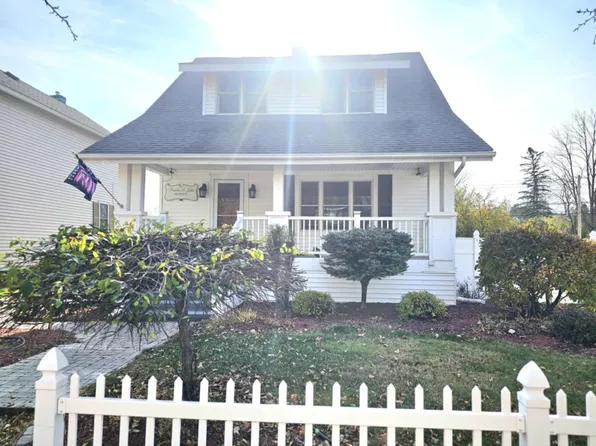 1107 W A St, Iron Mountain, MI 49801