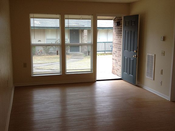 2nd image of 4700 King St