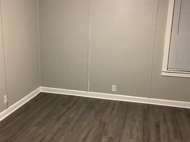 14643 Millard Ave — Photo 14
