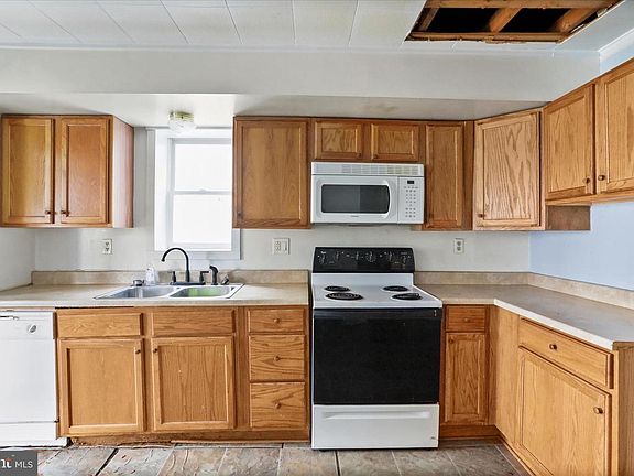 4th image of 83 Knobley St