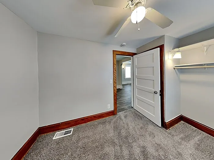 2068 Reaney Ave E — Photo 12