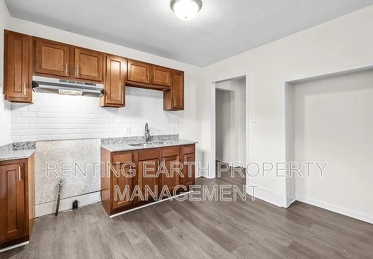 608 Fulton Ave SW — Photo 15