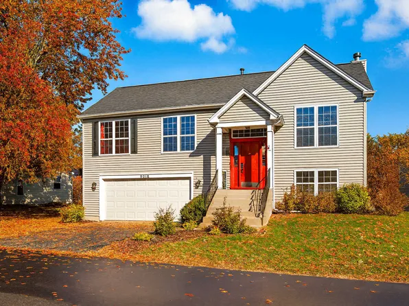 2019 Aspen Dr, Woodstock, IL 60098