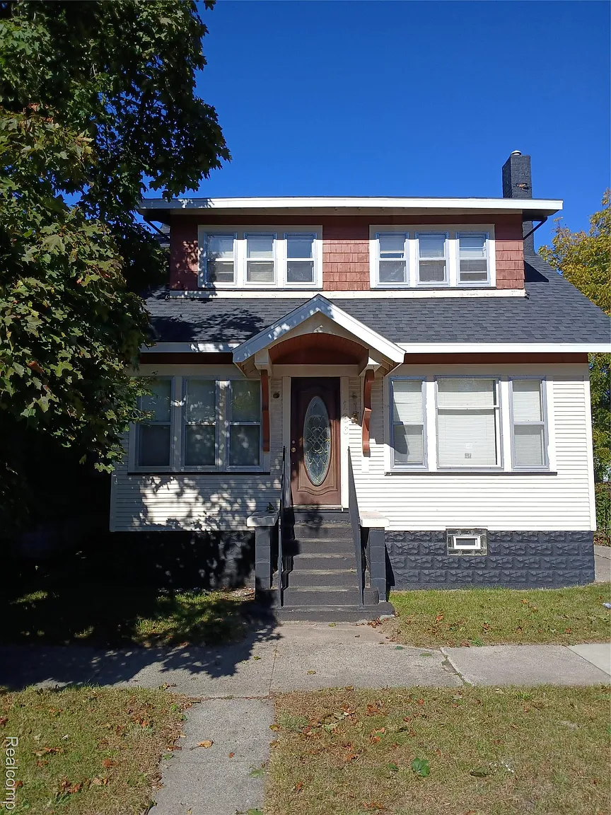 186 Mason Ave photo 1