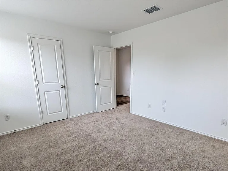 152 Avre Loop — Photo 11