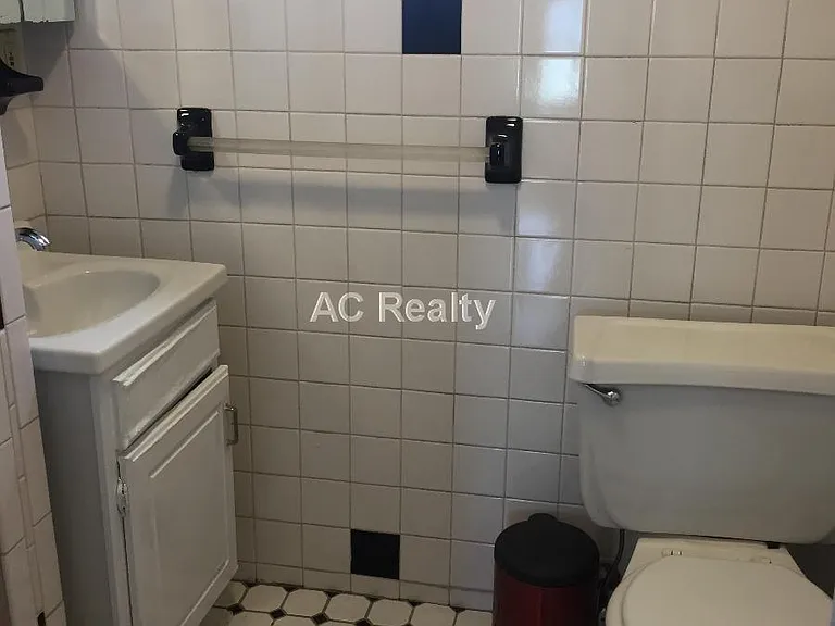 18 Reed Ave #3 — Photo 3