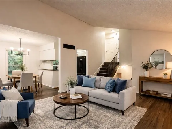 9525 Manning Ave, Kansas City, MO 64134