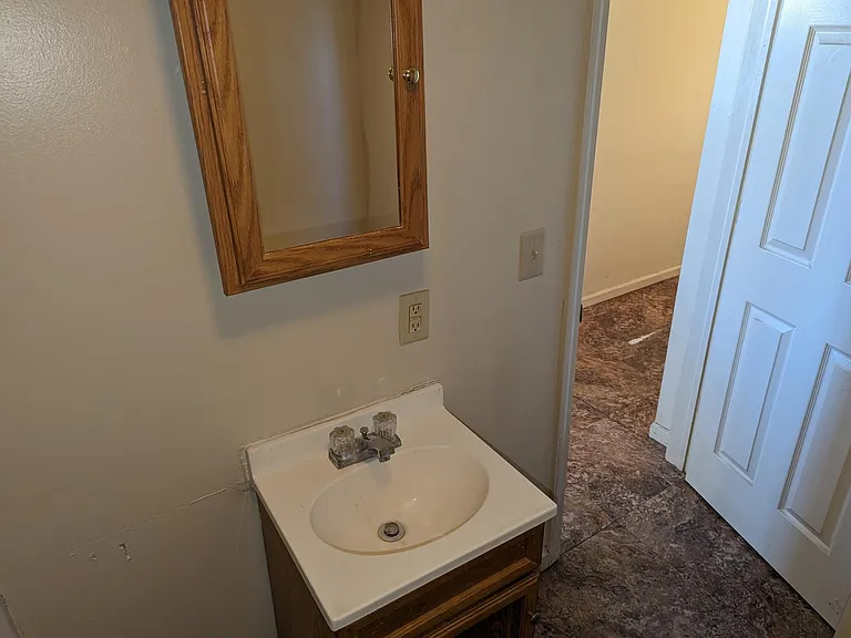 219 Pearl St — Photo 7