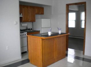 1 Old Farm Rd, Levittown, NY 11756