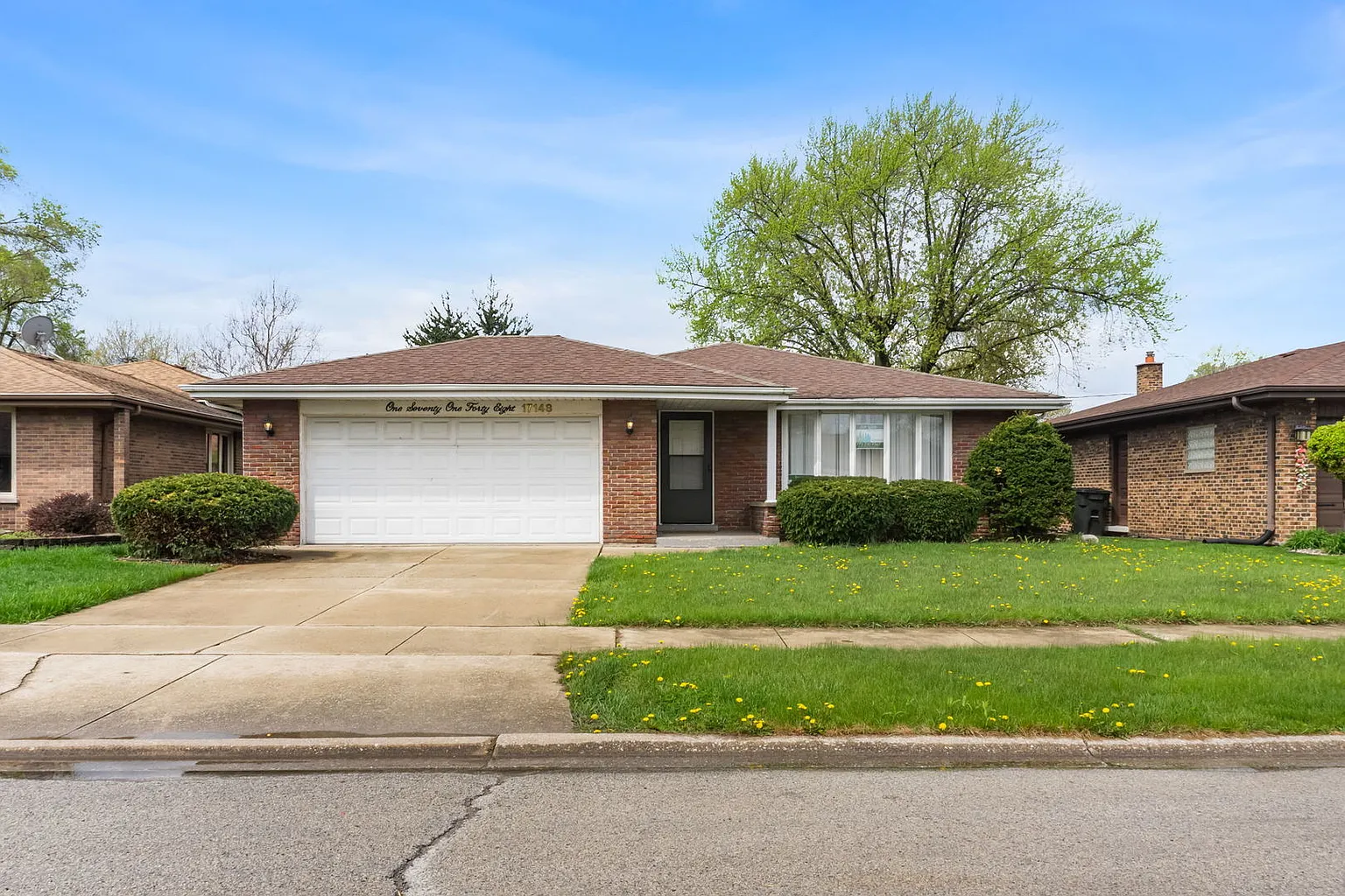 17148 William St photo 1