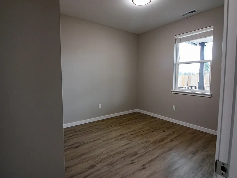 5534-5564 Skyline Rd S — Photo 105