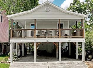 926 Elm Rd, Clear Lake Shores, TX 77565