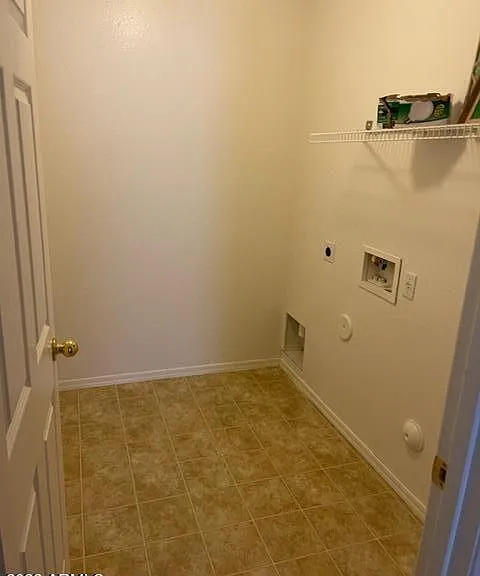 Laundry room with hook ups