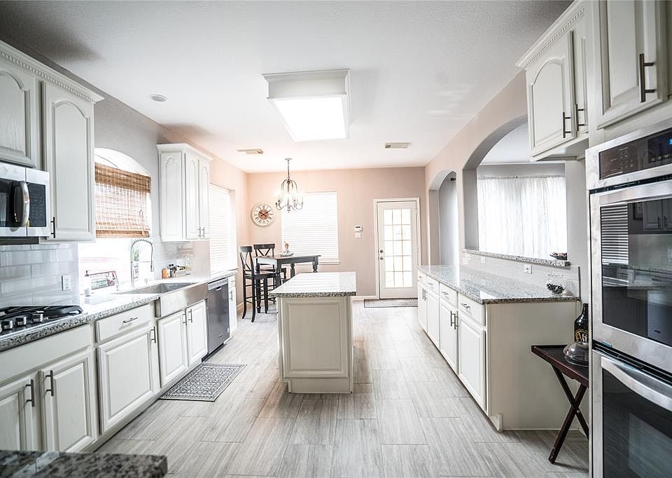 1st image of 4923 Chappel Hill Dr