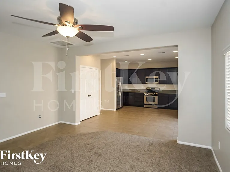 10611 Moss Lake St — Photo 2