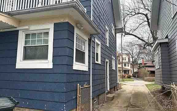 3rd image of 1700 Lee Rd