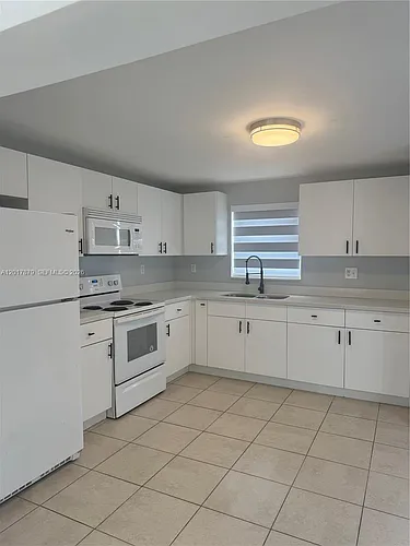 20500 SW 114th Pl Photo 1