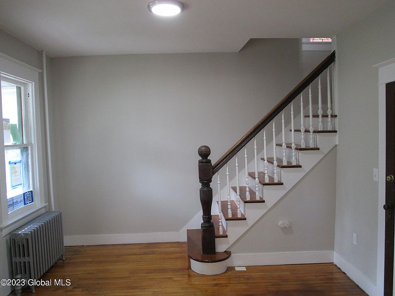 2nd image of 1479 Parkwood Boulevard