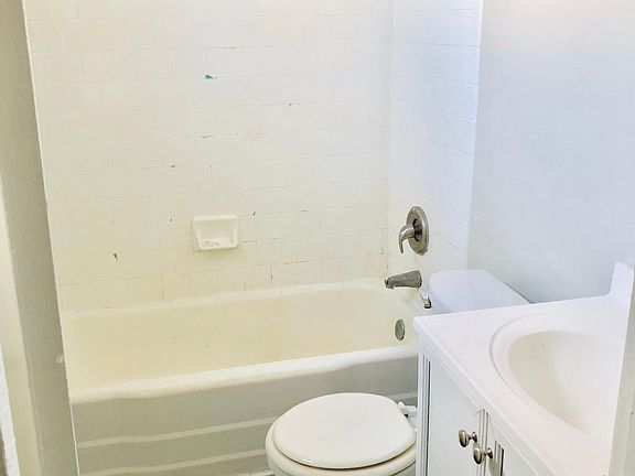 5th image of 530 E Mariposa St APT 32