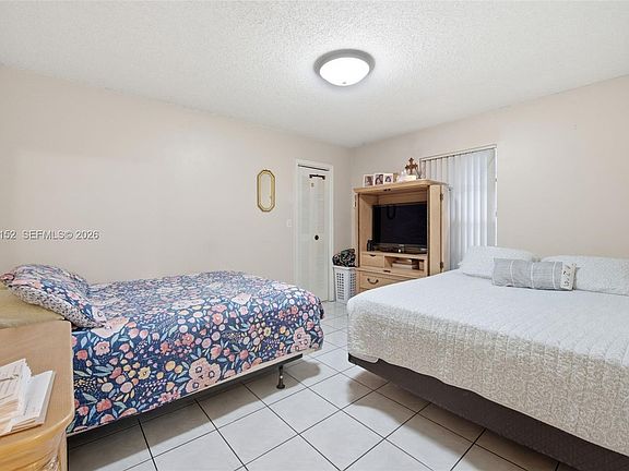 3rd image of 2801 SW 24th St