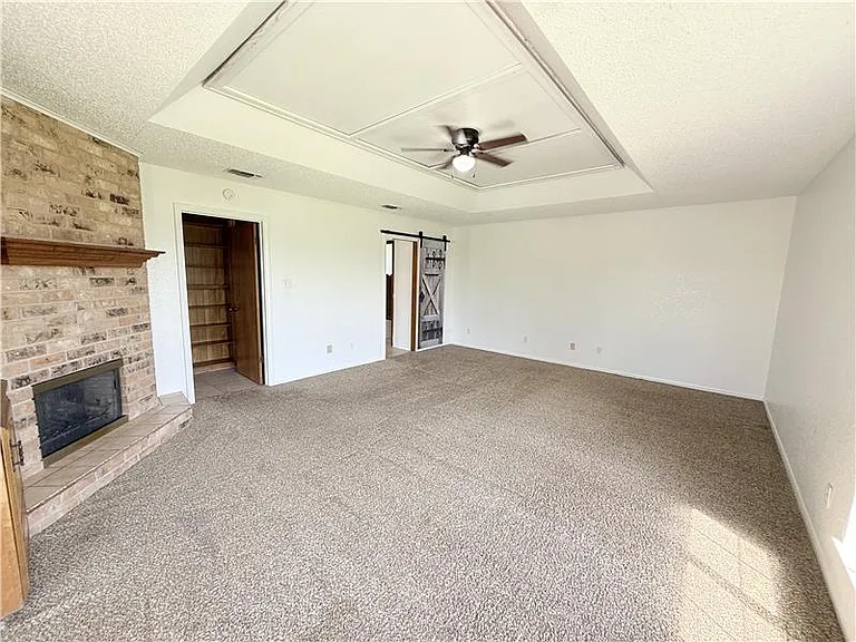 2315 E Business Highway 190 — Photo 22