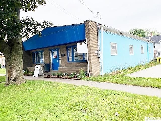 1st image of 158 Lake Shore Dr E