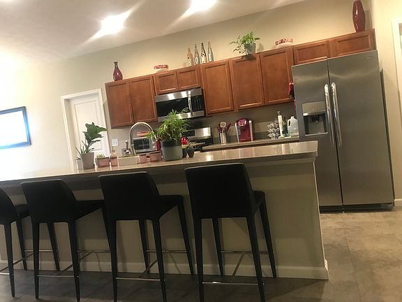 3rd image of 2855 Poinciana Dr