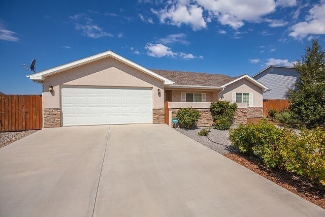 1st image of 429 Marianne Dr