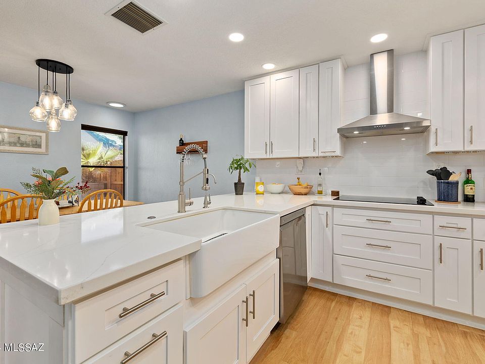 1st image of 8632 N Siriga Way