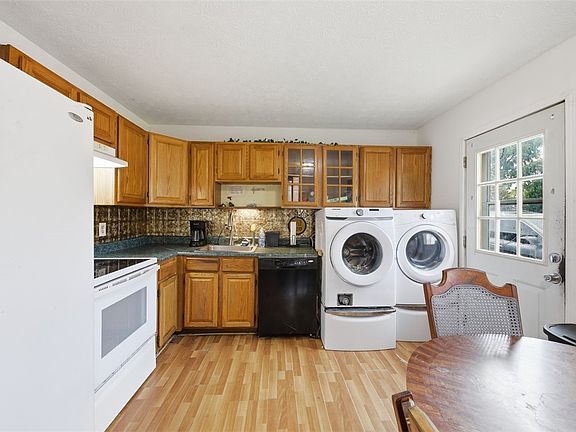 5th image of 271 Ilene Ave