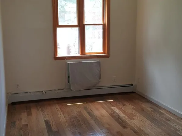 (undisclosed Address), Flushing, NY 11367