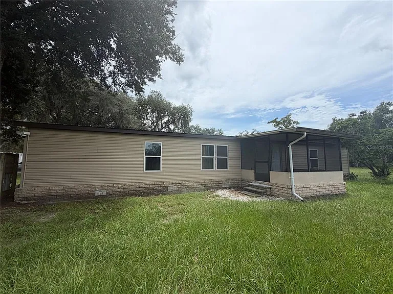 6828 State Road 33 — Photo 2