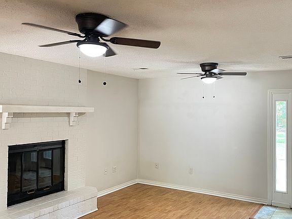 4th image of 212 Lexington Dr